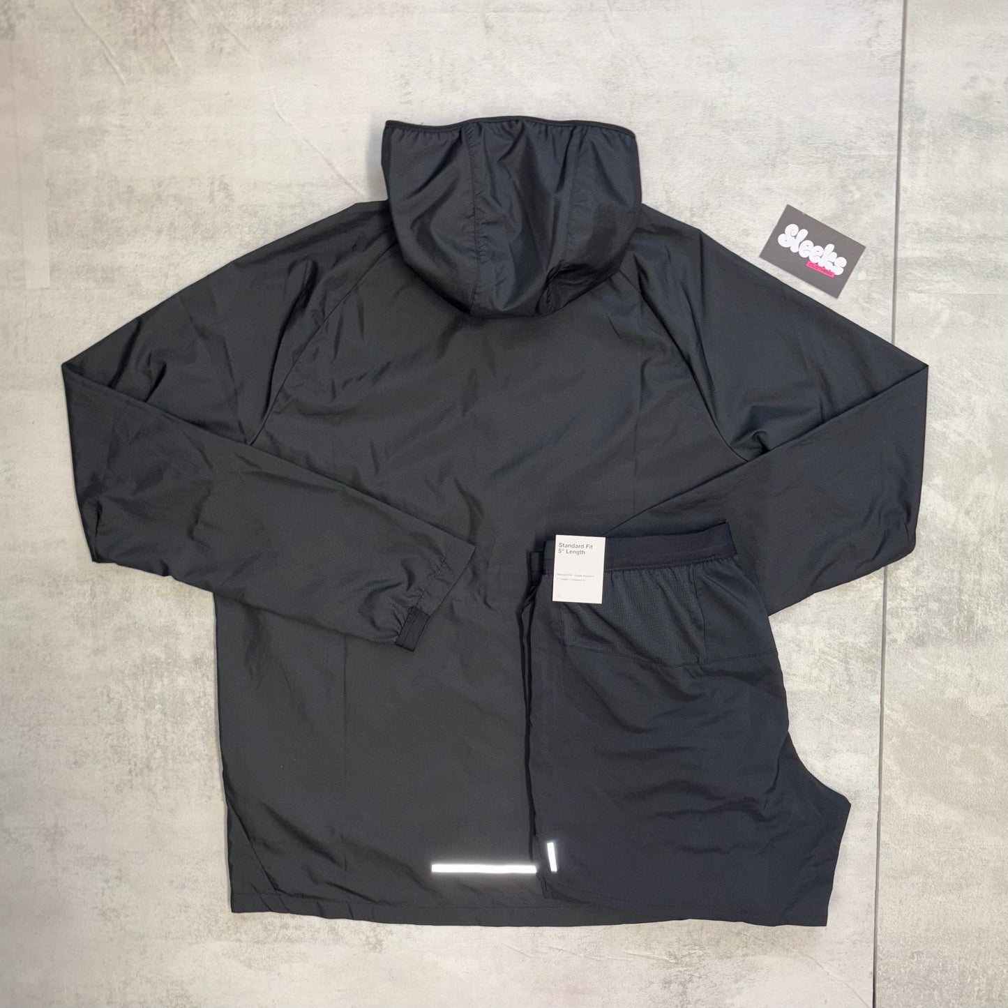 Nike Essential Windrunner Black Set Black Challenger Shorts