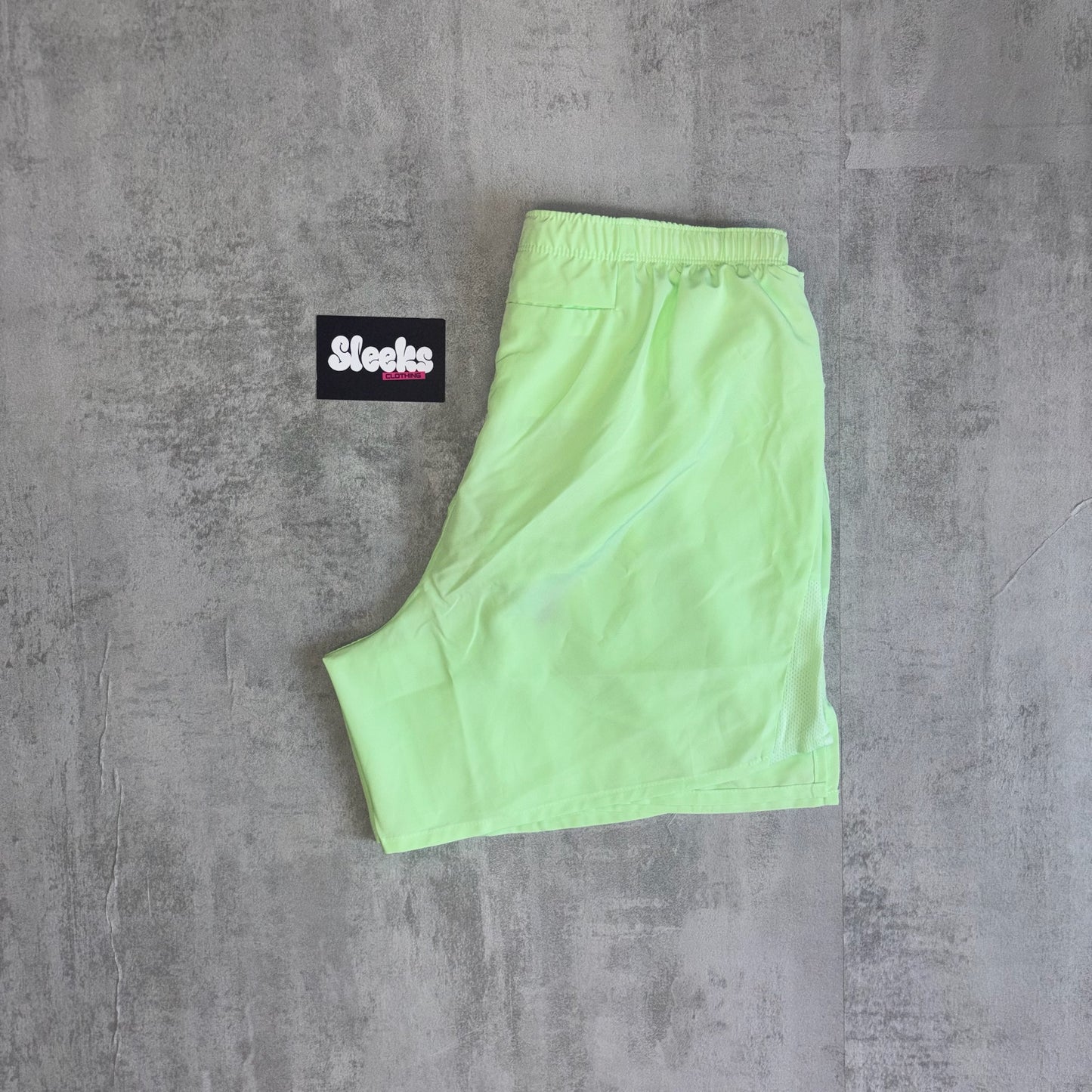 Nike Challenger Shorts Vapor Green