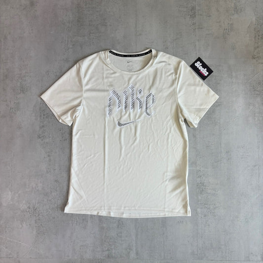 Nike Run DVSN Tee White