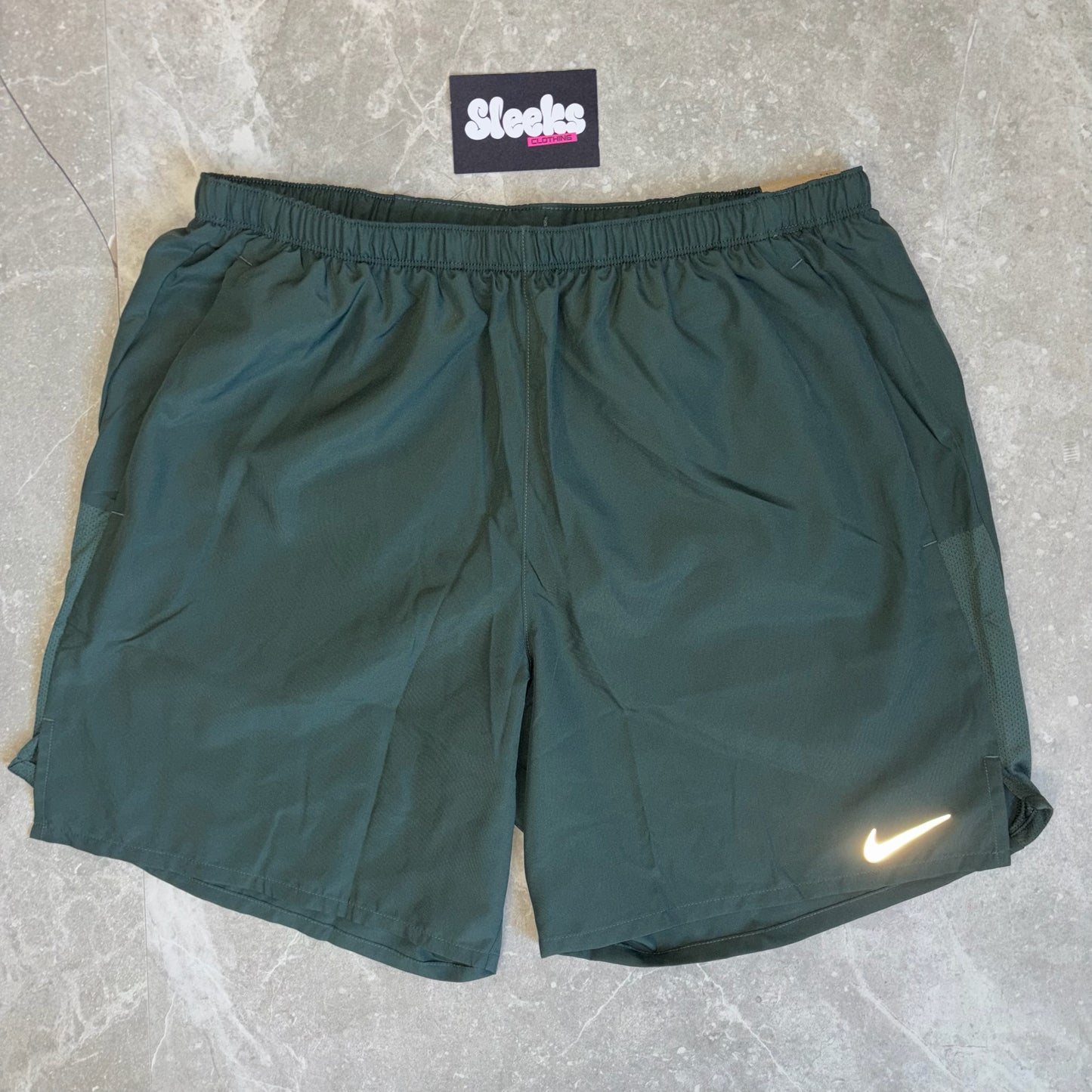 Nike Challenger Shorts Vintage Green