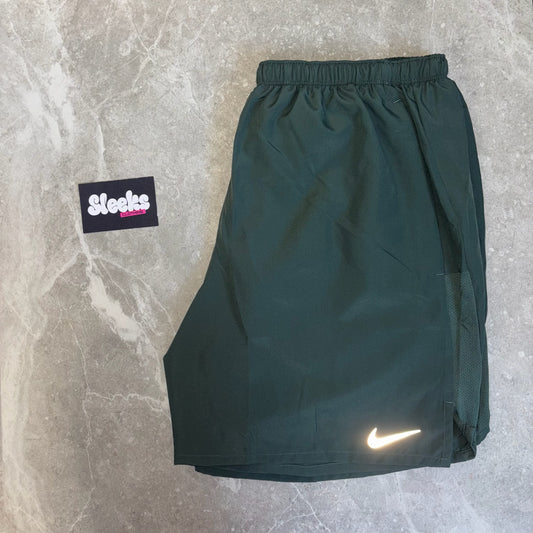 Nike Challenger Shorts Vintage Green
