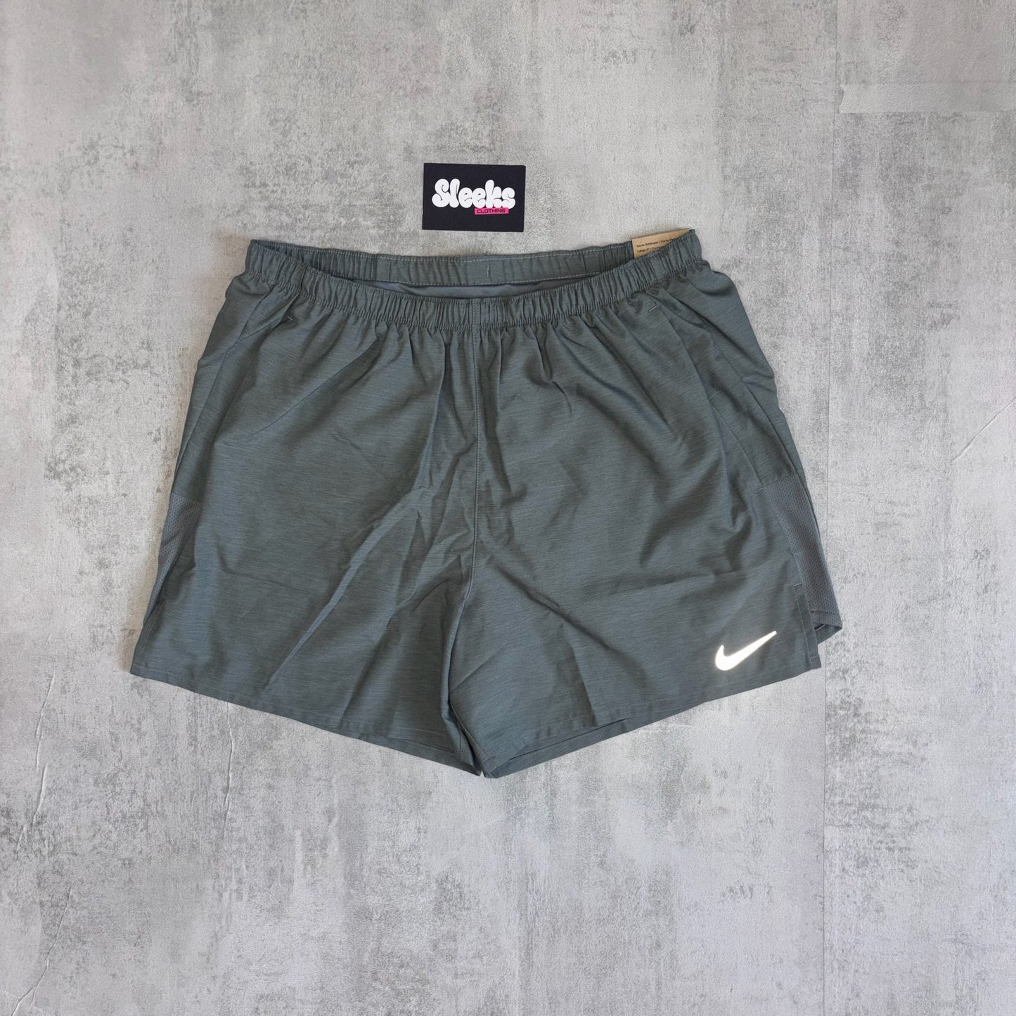 Nike Challenger Shorts Grey