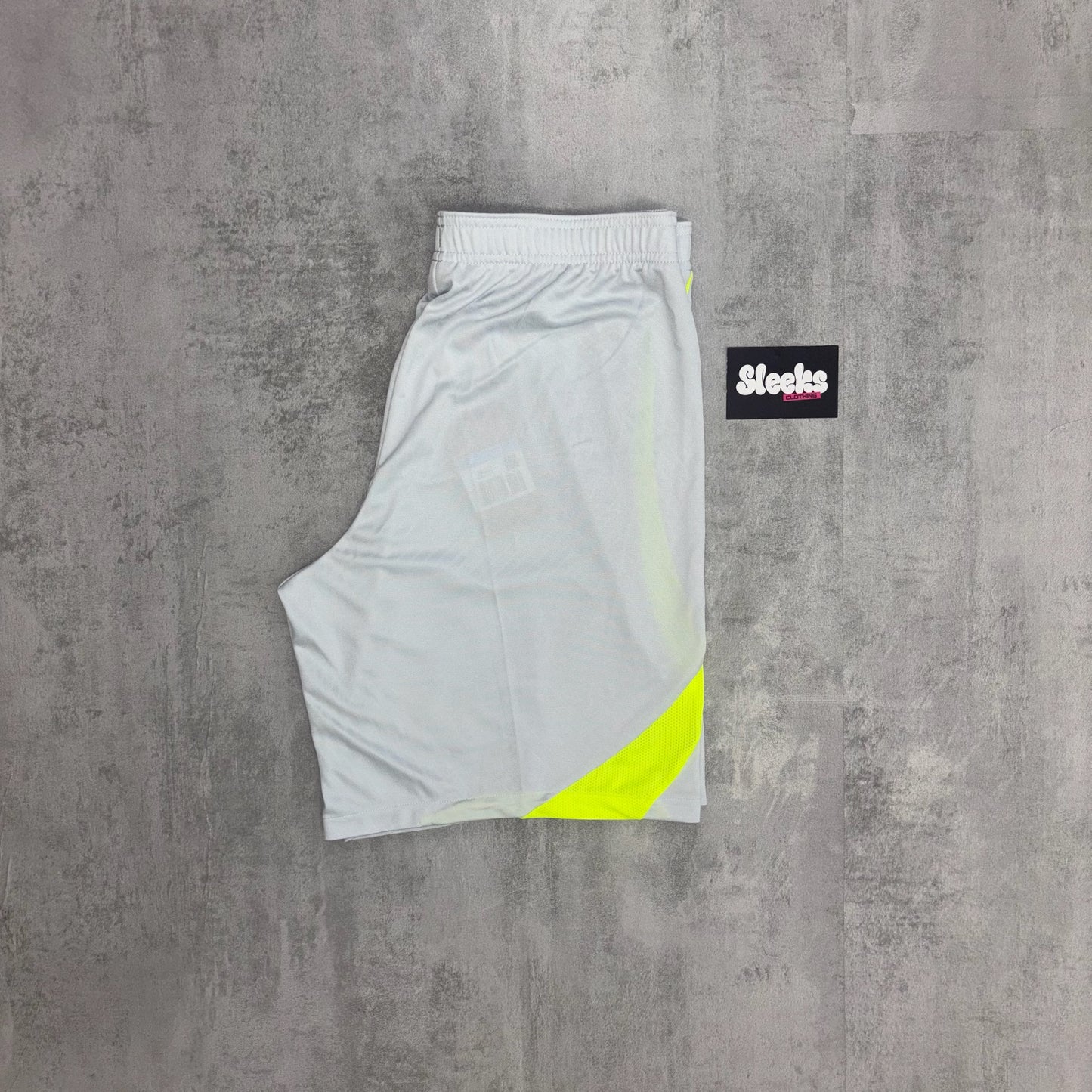 Nike Dri-Fit Strike Shorts Pure Platinum