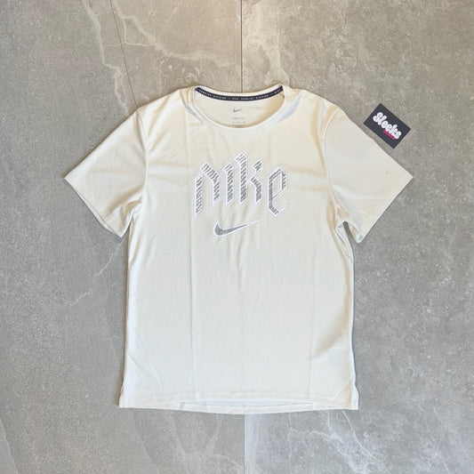 Nike Run DVSN Tee White