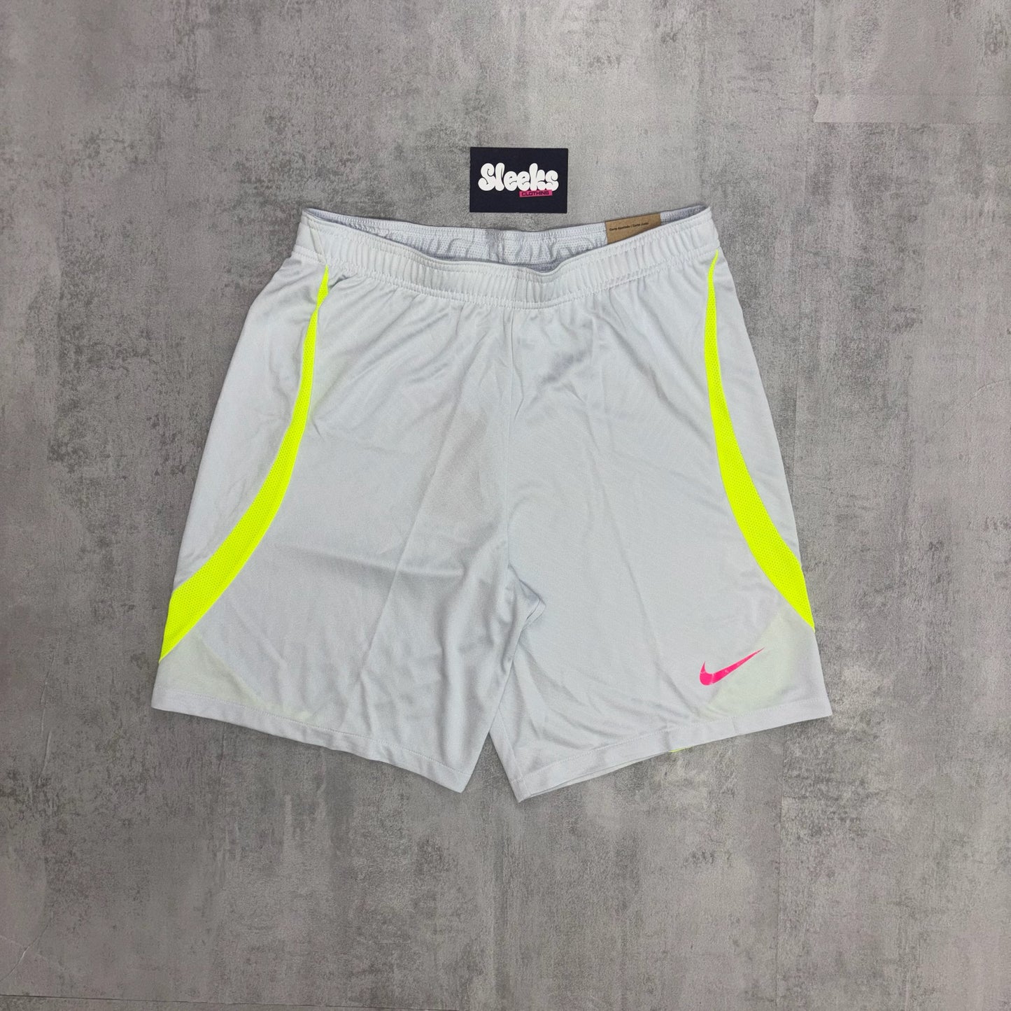 Nike Dri-Fit Strike Shorts Pure Platinum