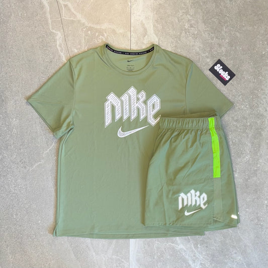 Nike Run DVSN Set Oil Green