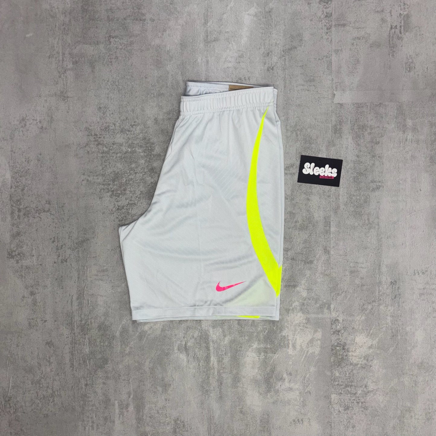 Nike Dri-Fit Strike Shorts Pure Platinum