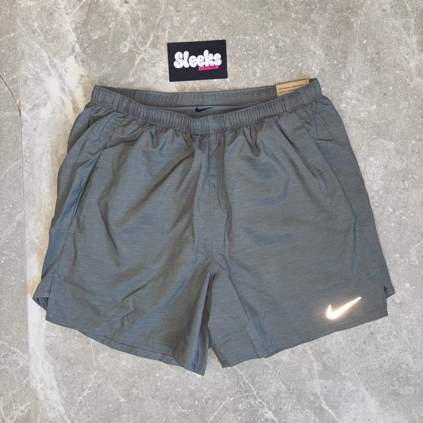 Nike Challenger Shorts Grey