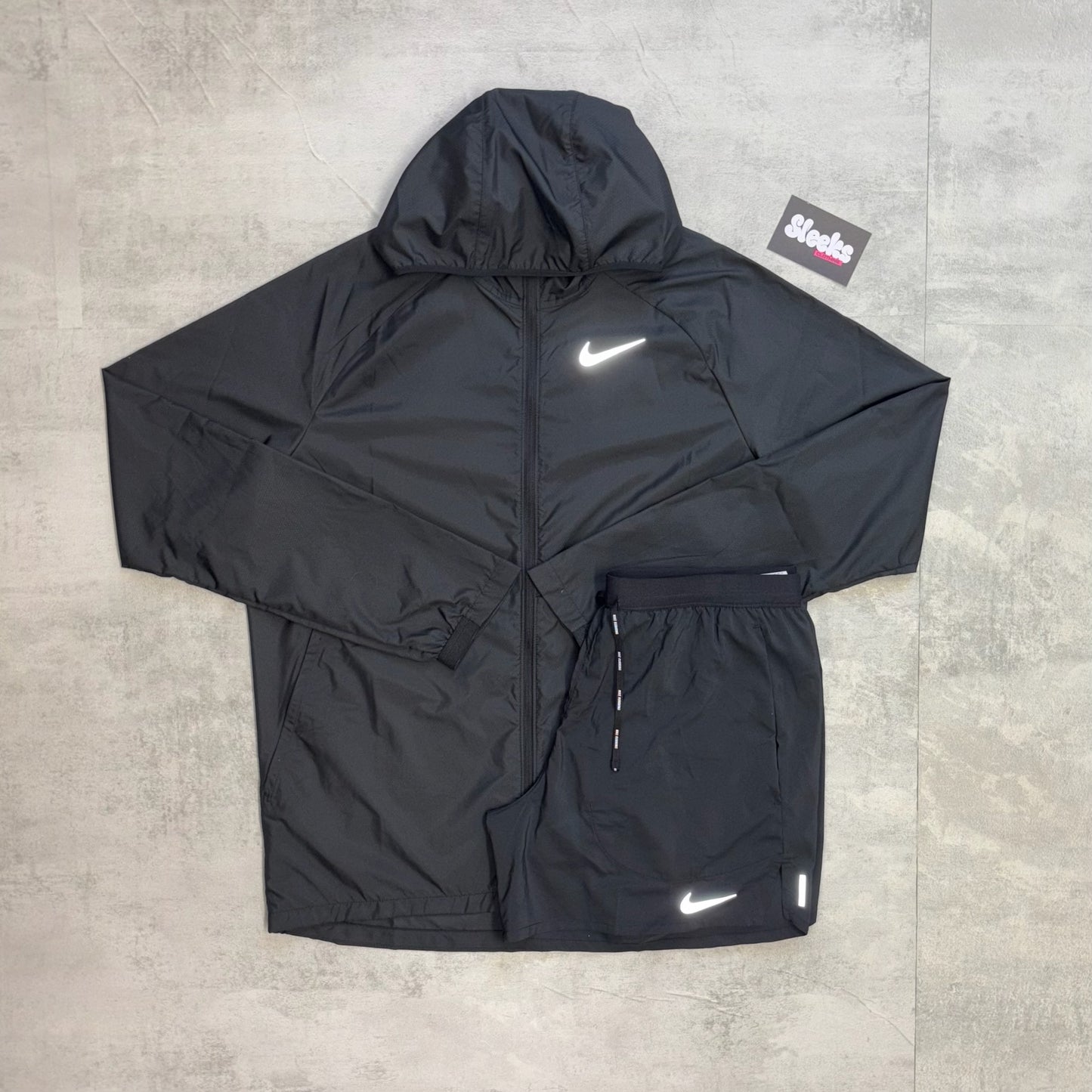 Nike Essential Windrunner Black Set Black Challenger Shorts