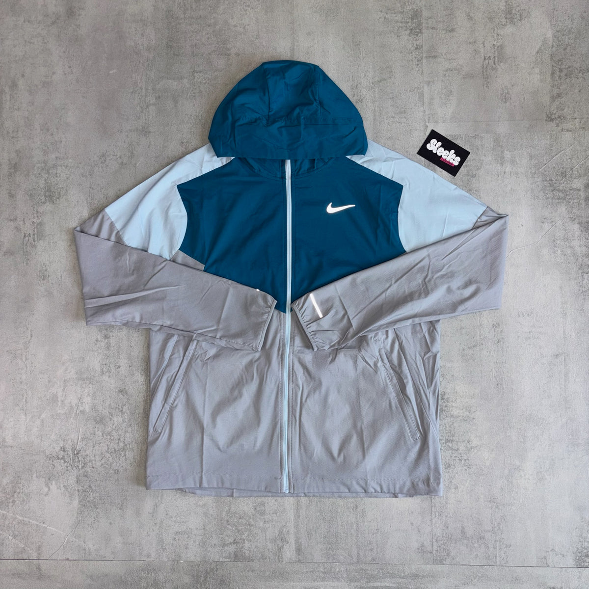 Nike Impossibly Light Windrunner Green Abyss/Wolf Grey
