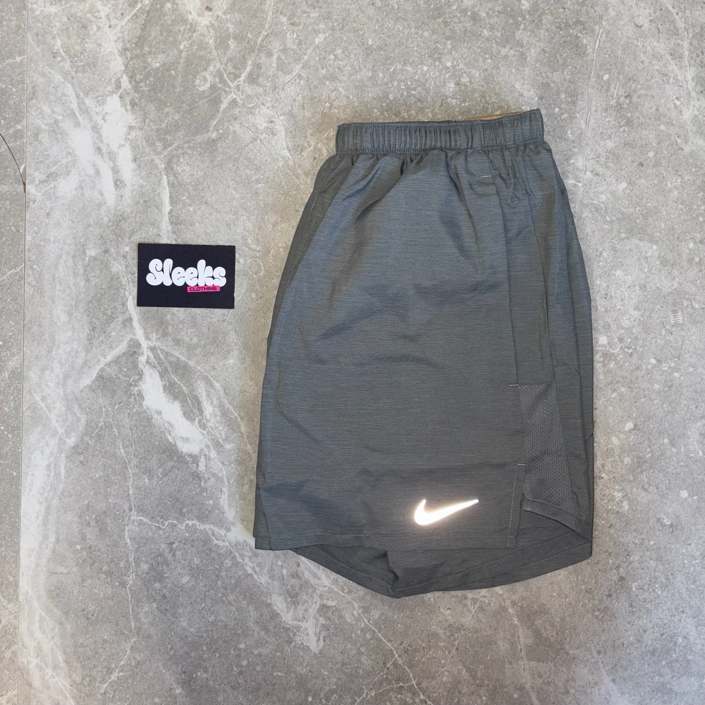 Nike Challenger Shorts Grey