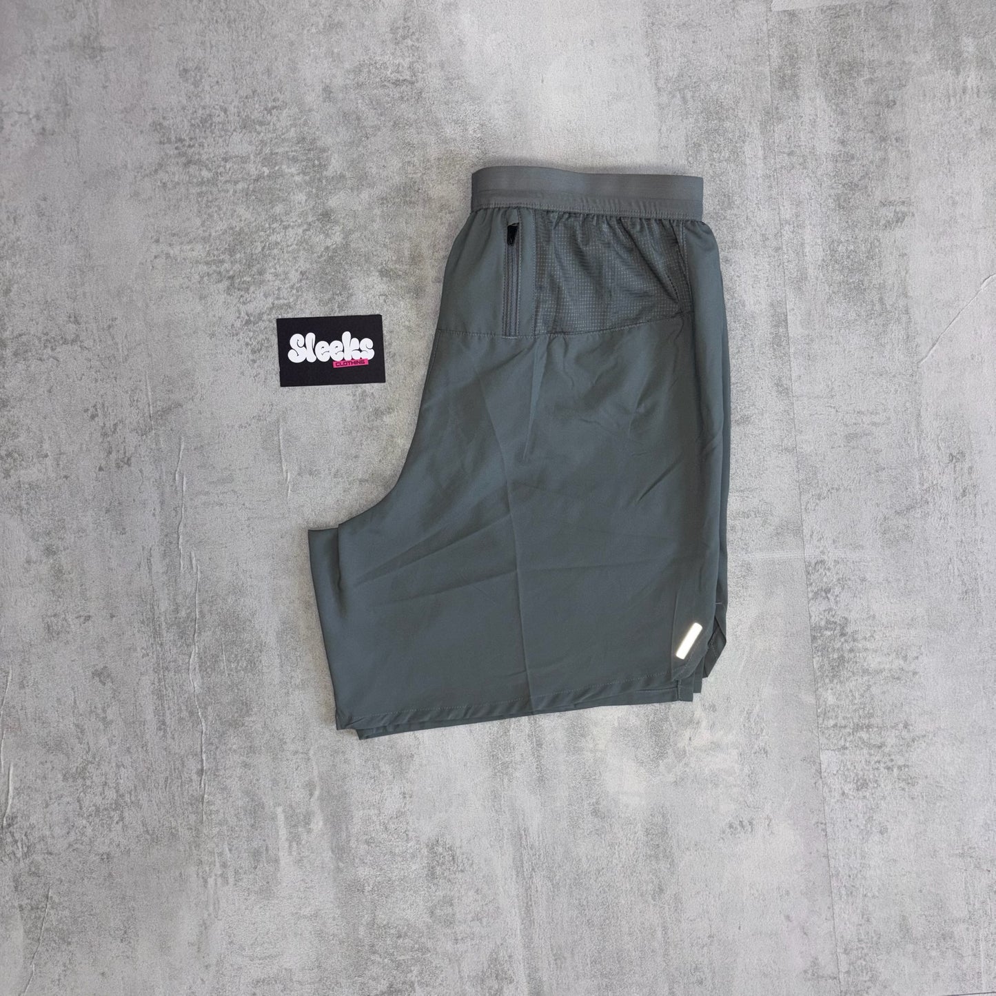 Nike Stride Shorts Grey
