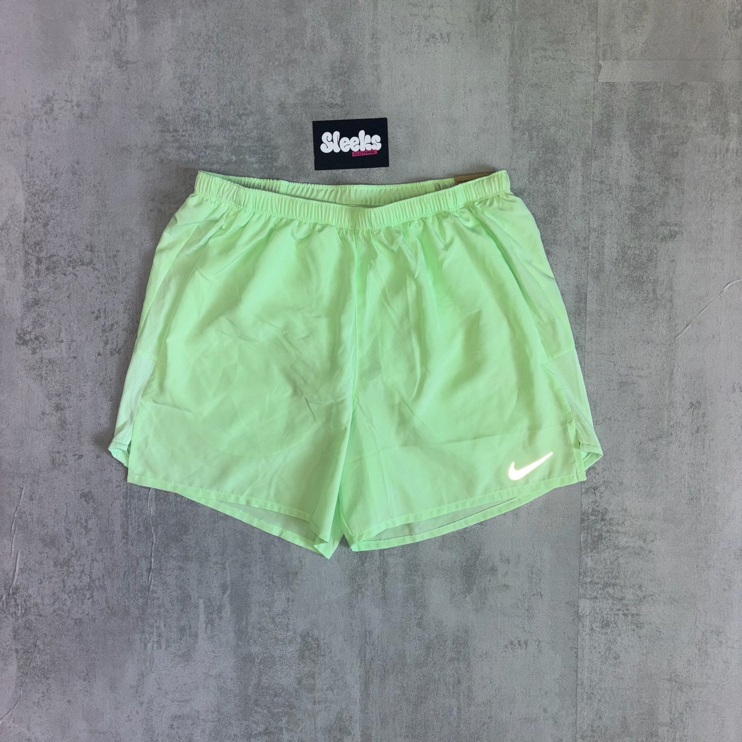 Nike Challenger Shorts Vapor Green
