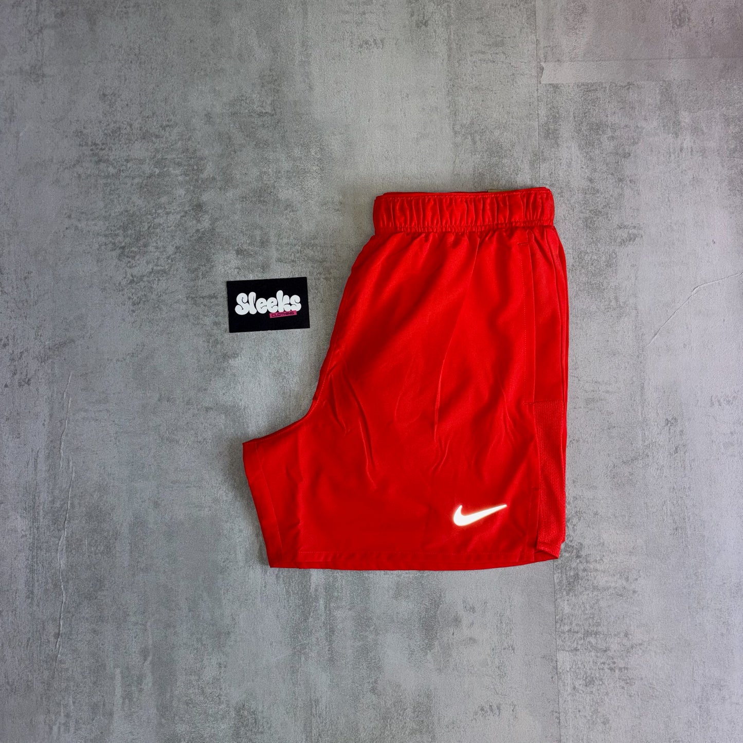 Nike Challenger Shorts Light Crimson