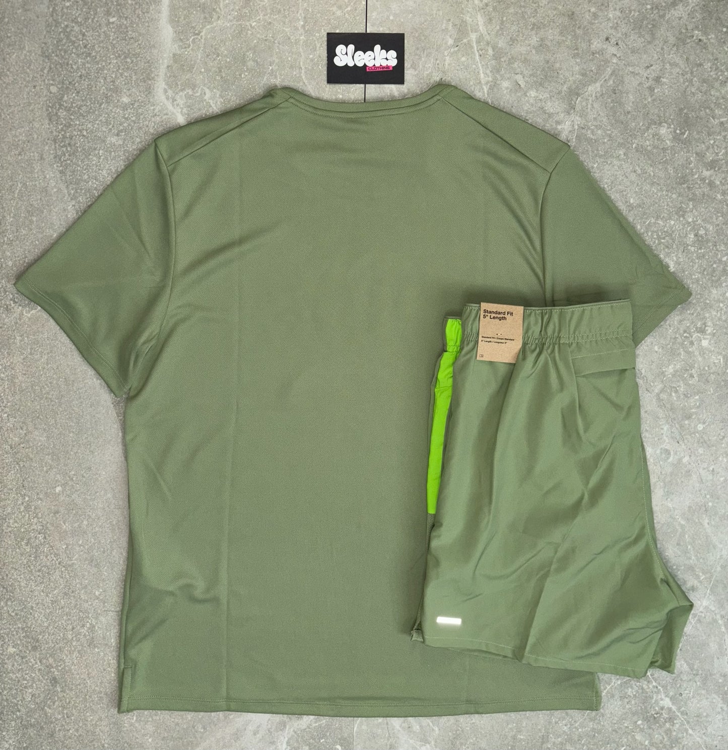 Nike Run DVSN Set Oil Green