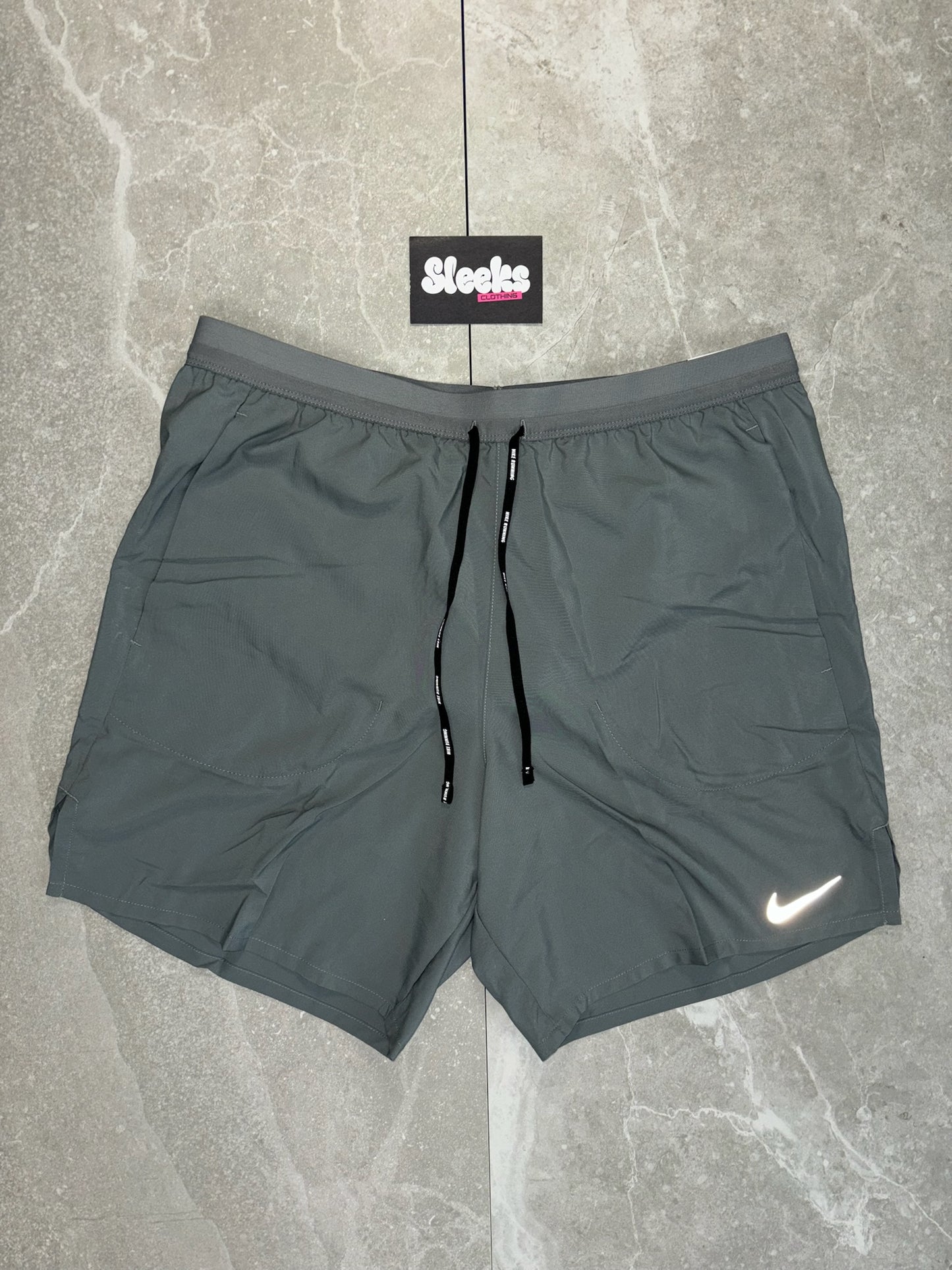 Nike Stride Shorts Grey