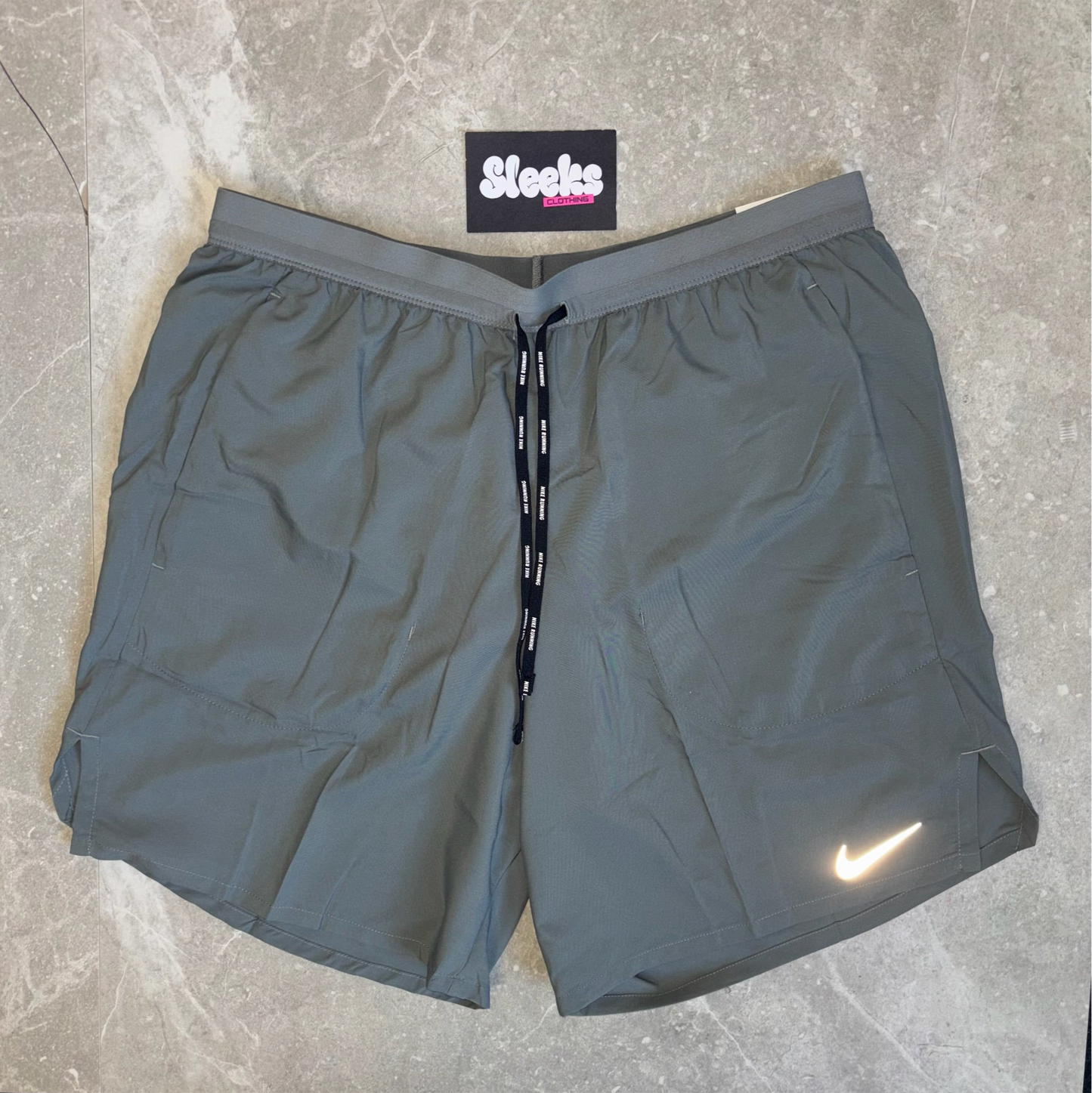 Nike Stride Shorts Grey
