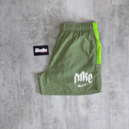 Nike Run DVSN Shorts Oil Green