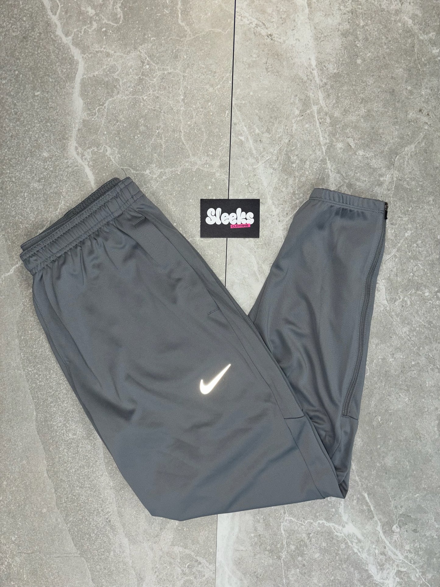 Nike Challenger Joggers Grey