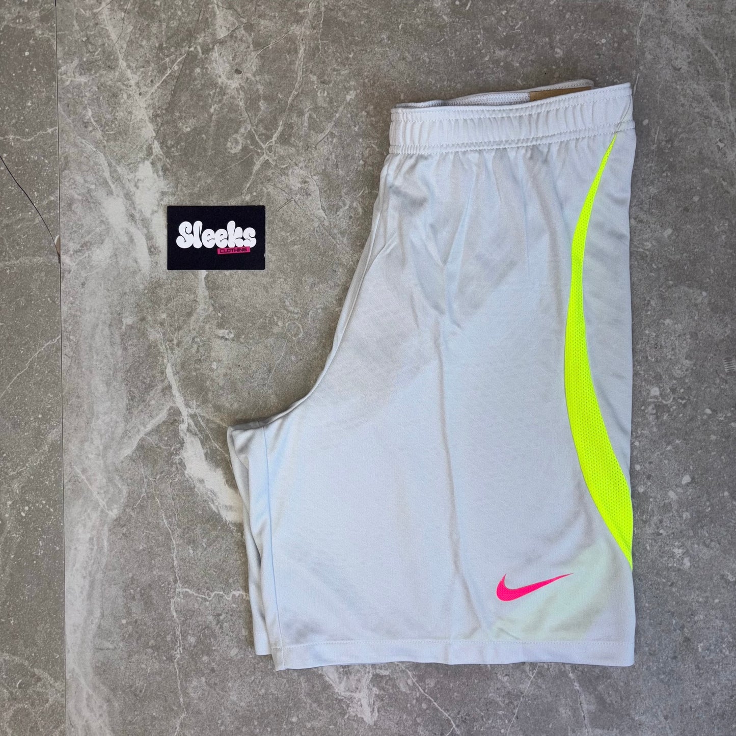 Nike Dri-Fit Strike Shorts Pure Platinum