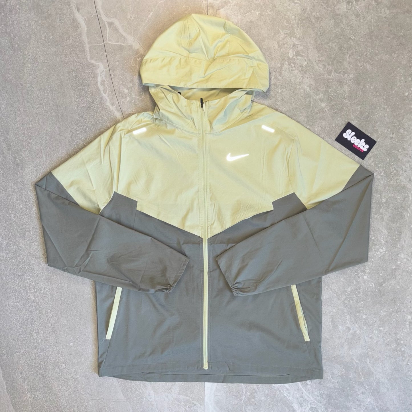 Nike Repel Windrunner Olive Aura