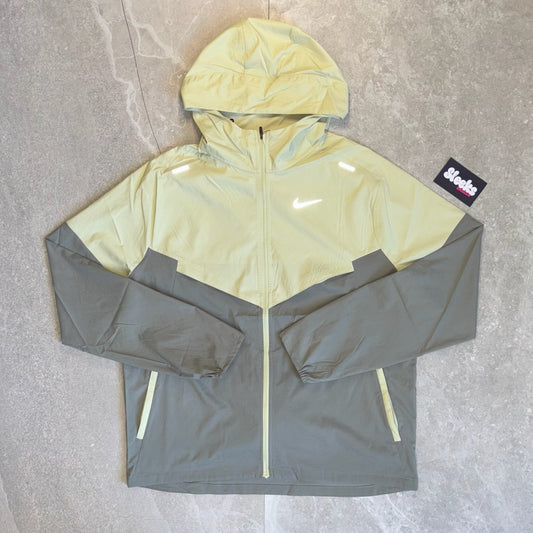 Nike Repel Windrunner Olive Aura