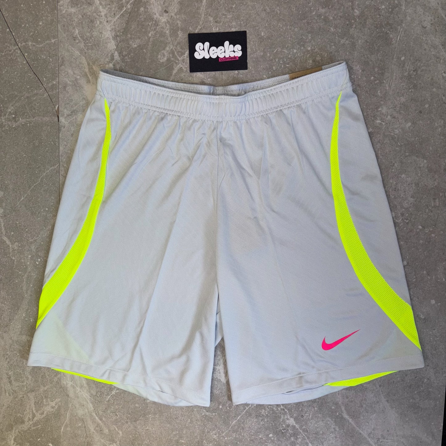 Nike Dri-Fit Strike Shorts Pure Platinum