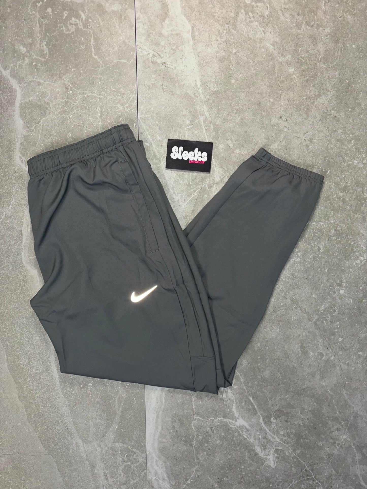 Nike Challenger Joggers Grey