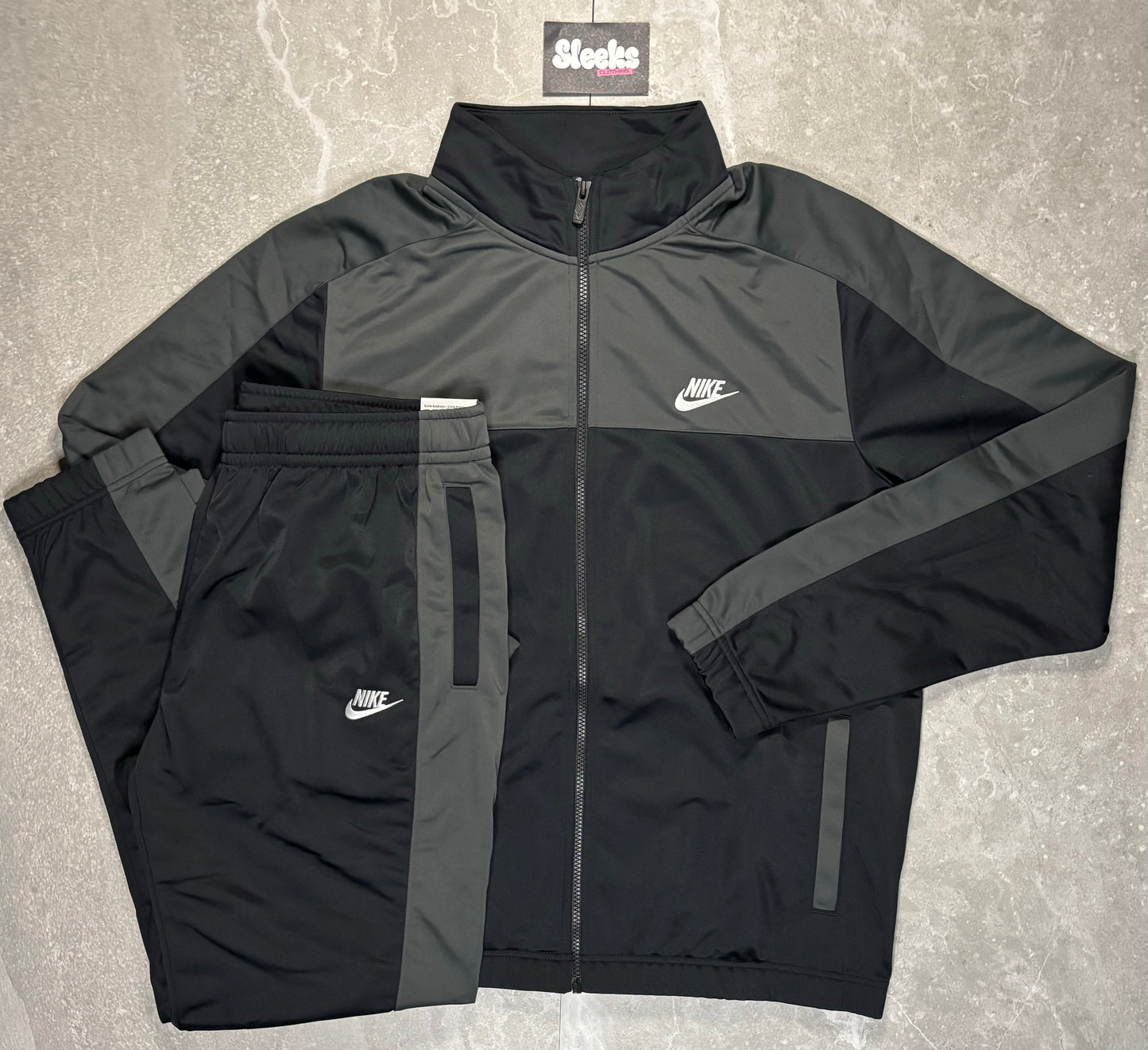 Nike Sports Essential Tracksuit