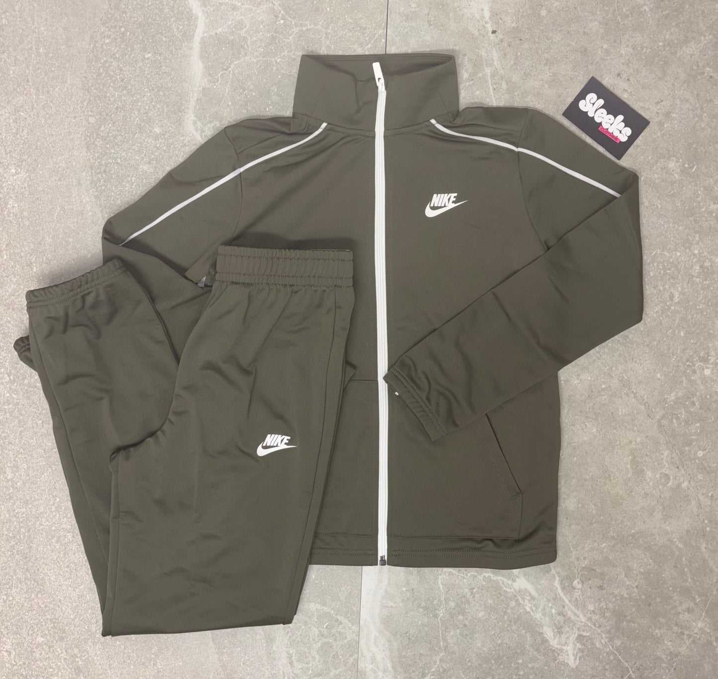 Nike Sportswear Tracksuit Green