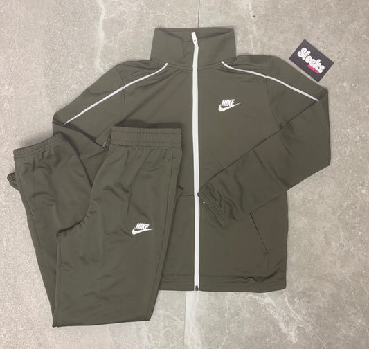 Nike Sportswear Tracksuit Green