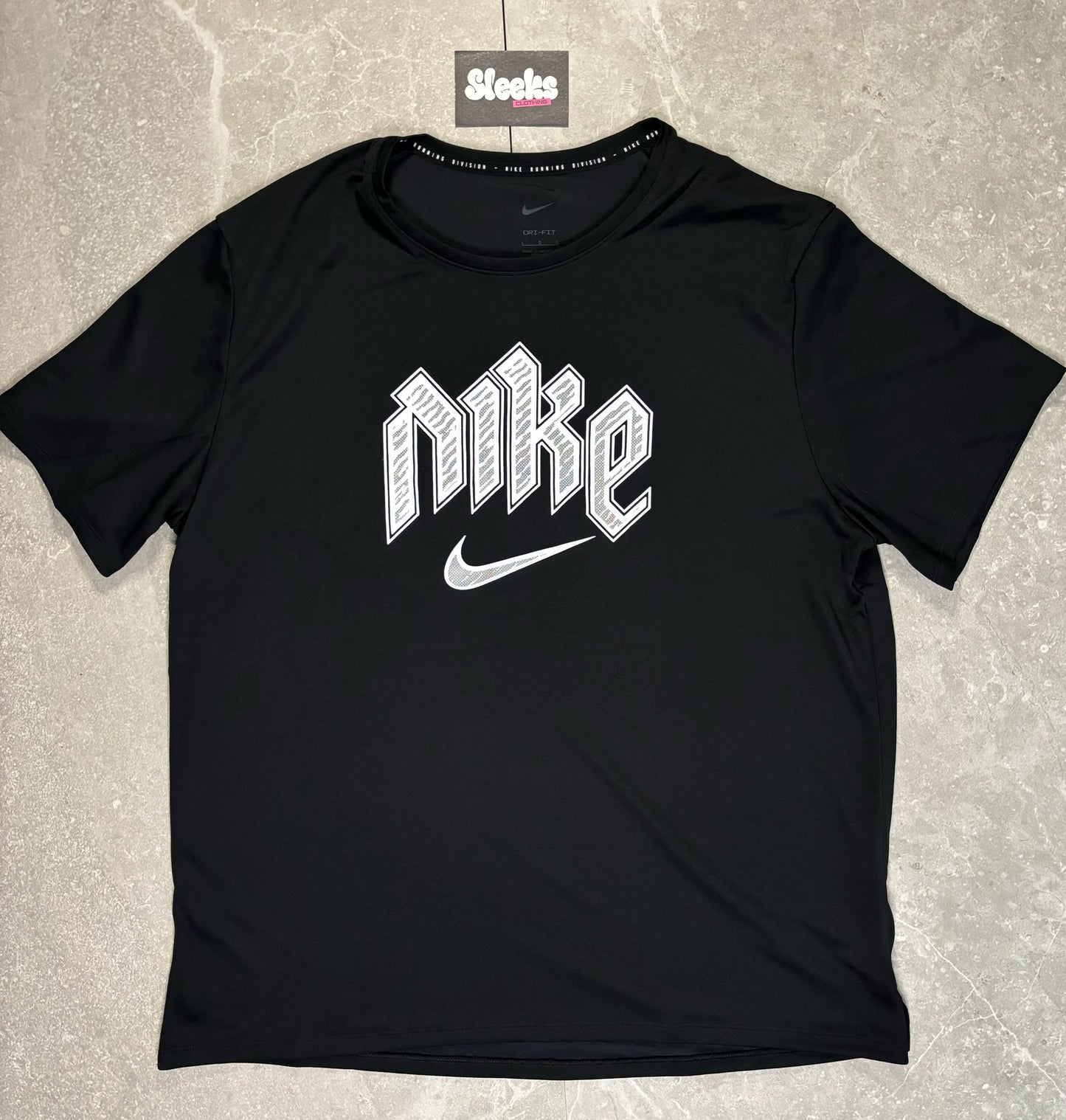 Nike Run DVSN Tee Black