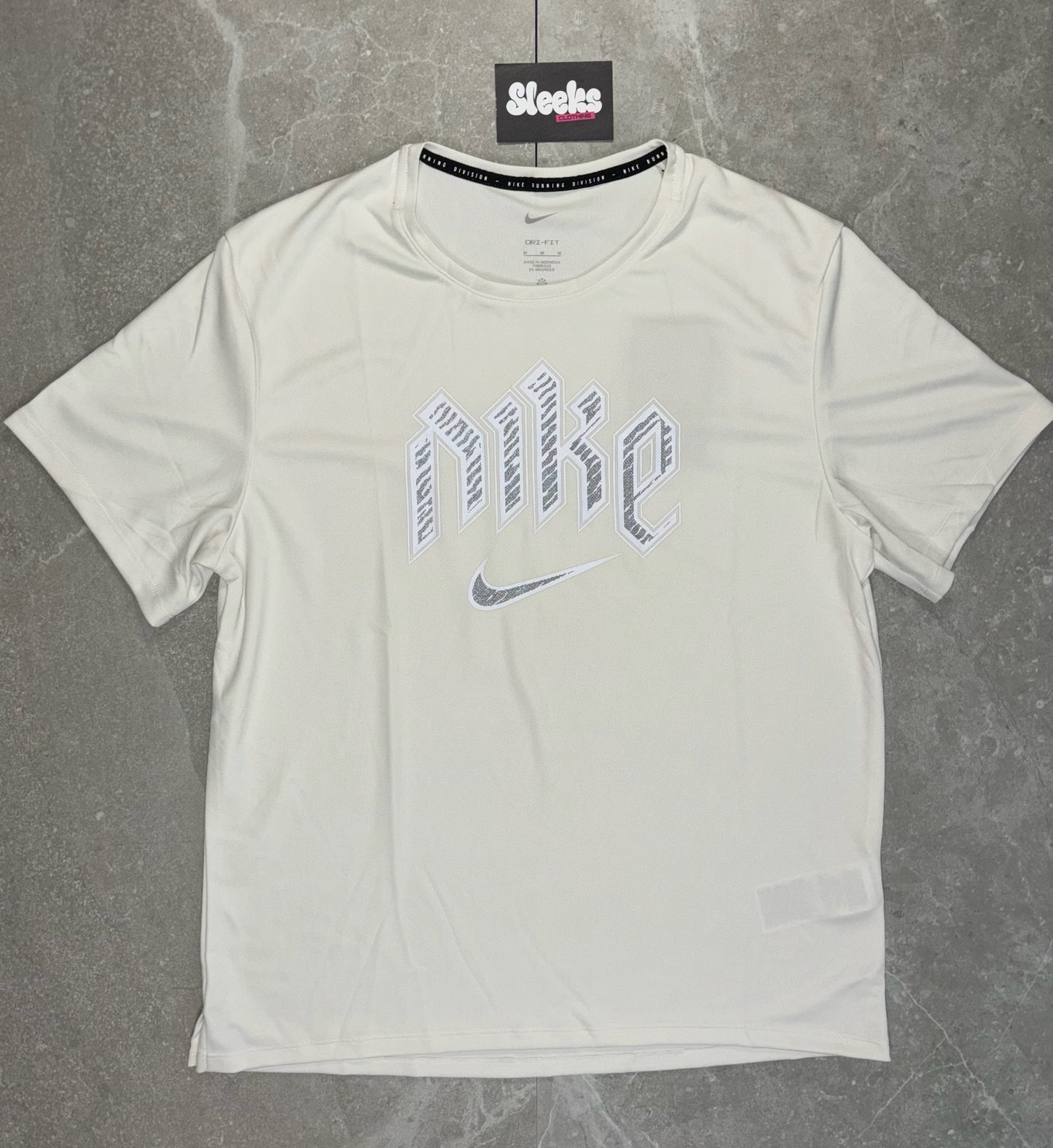 Nike Run DVSN Tee White